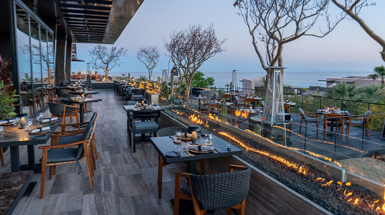 zadun a ritz carlton reserve humo terrace